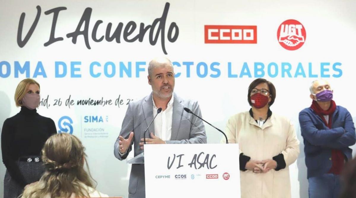 Unai Sordo interviene en el acto de la firma del VI ASAC